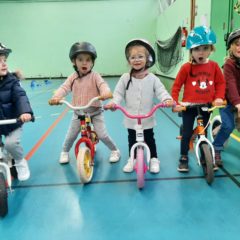 Baby-Vélo du mardi soir: 24 petits ont participé à la séance .