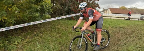 Cyclo Cross de Gigny, Mathieu Perroux 3 ème Scrach (1er Espoir)