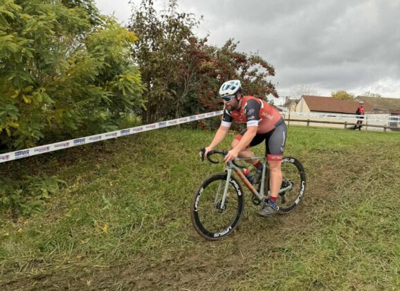 Cyclo Cross de Gigny, Mathieu Perroux 3 ème Scrach (1er Espoir)