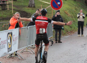 Esteban GOURGIN (Creusot Cyclisme) victorieux au Cx du Creusot